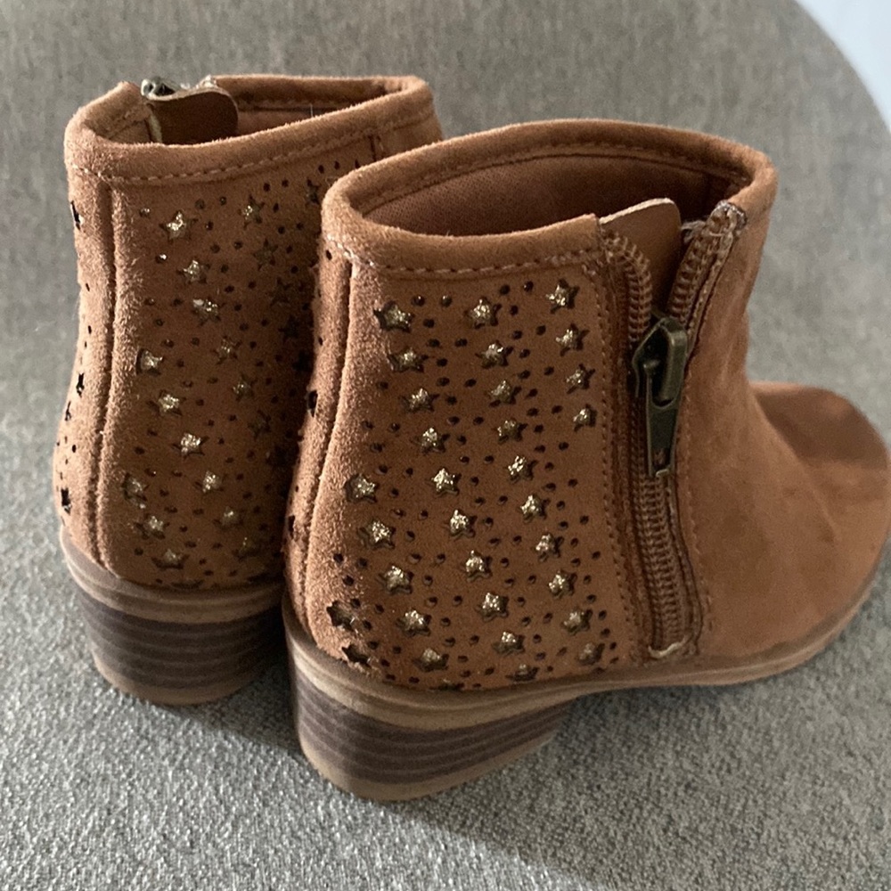 Girls Brown Heeled Boot